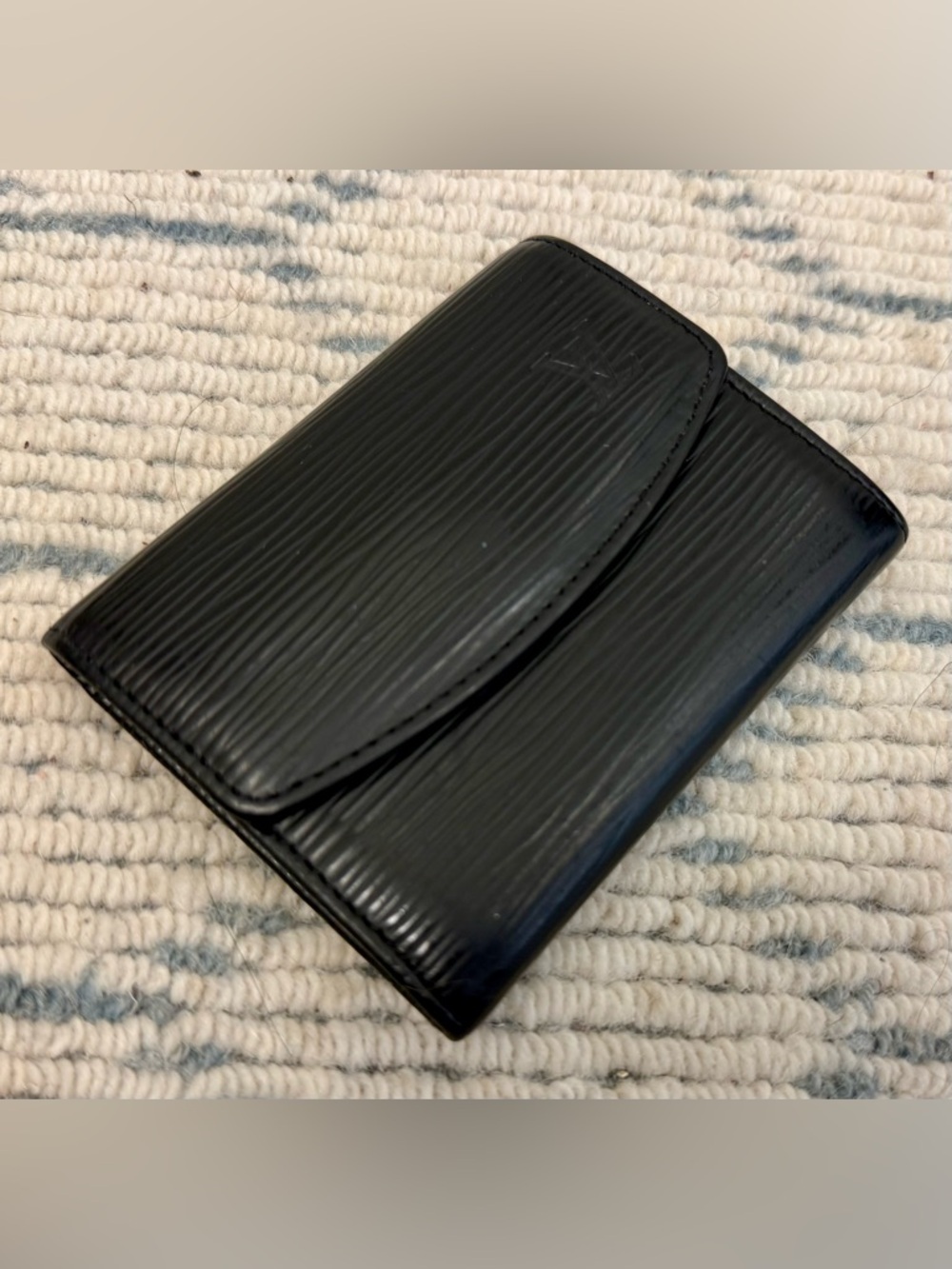 LOUIS VUITTON Unisex Classic Sleek Black Epi-Porte Monnaie Simple Coin Purse - Picture 3 of 16